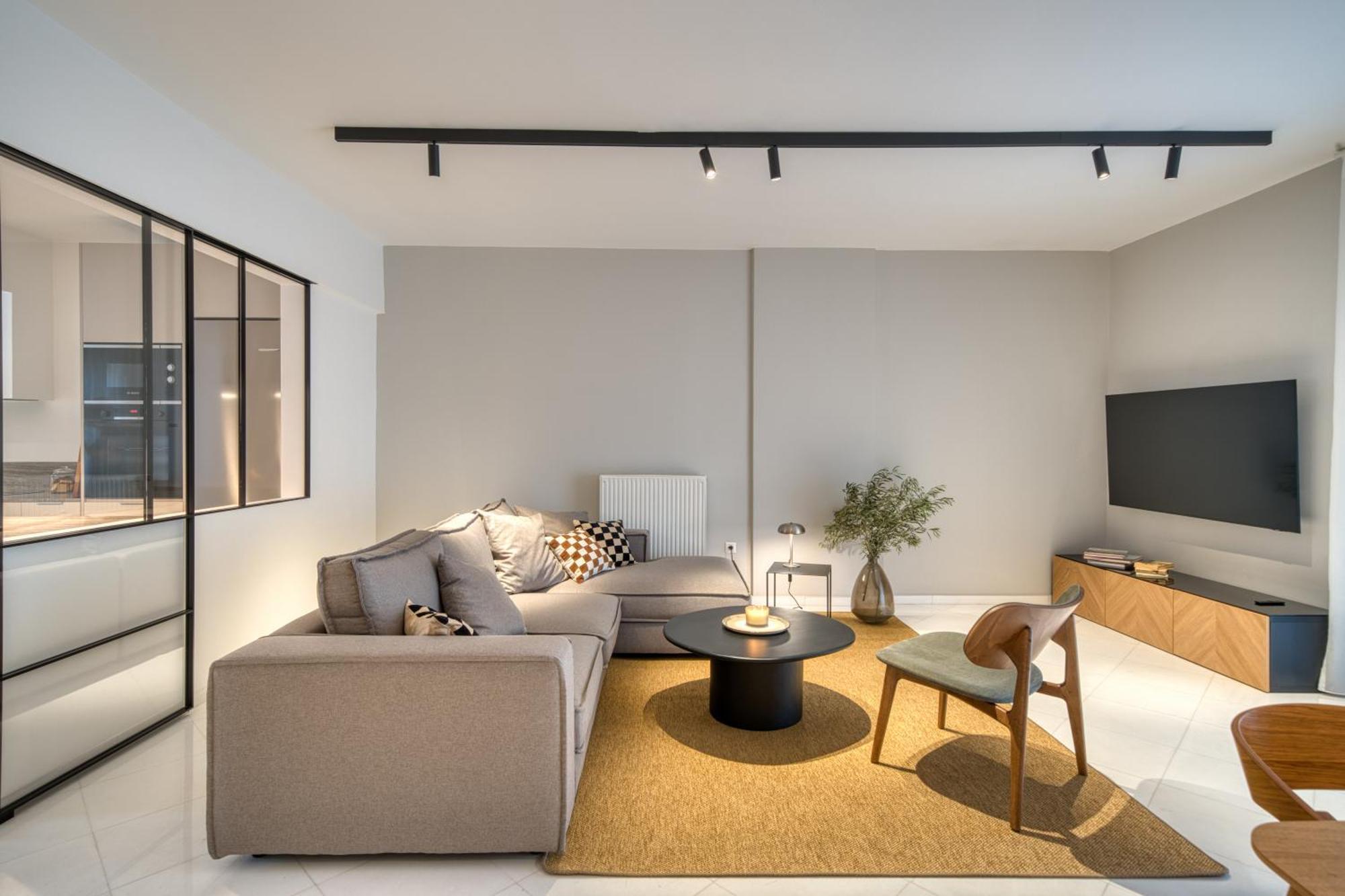 Living In Avantgarde Apartment *